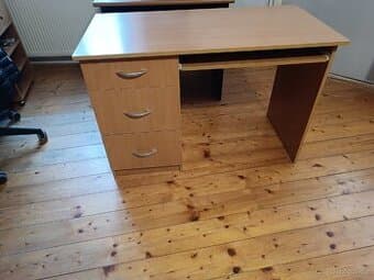 Prodám PC stůl ve velmi dobrém stavu.
Rozměry 110x 55.