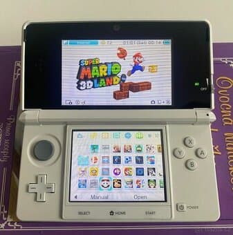 Nintendo 3DS White + 64GB SD karta