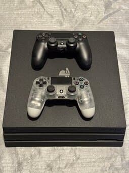 Sony PlayStation 4 Pro 1TB Black + 2x DualShock