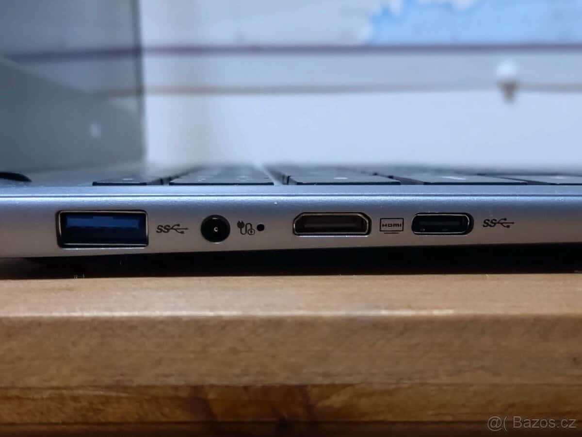 Notebook UMAX Visionbook 4