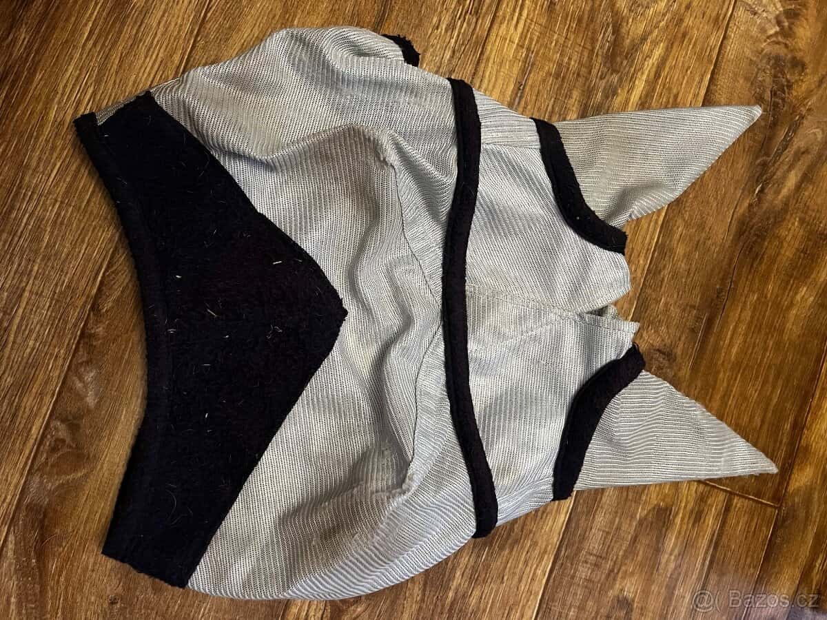 Maska proti hmyzu Equitheme Fly protector 1