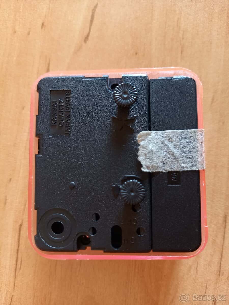 retro budík Quartz mini square 3