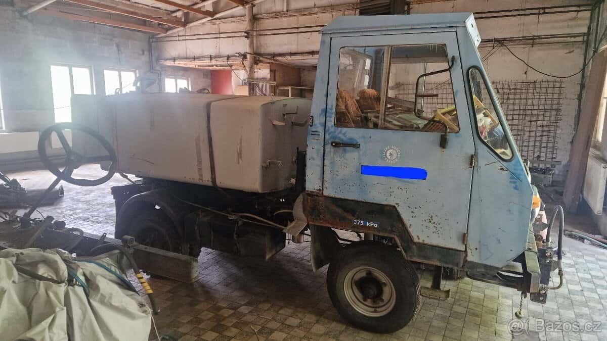 2x MULTICAR M 25 s cisternou 2