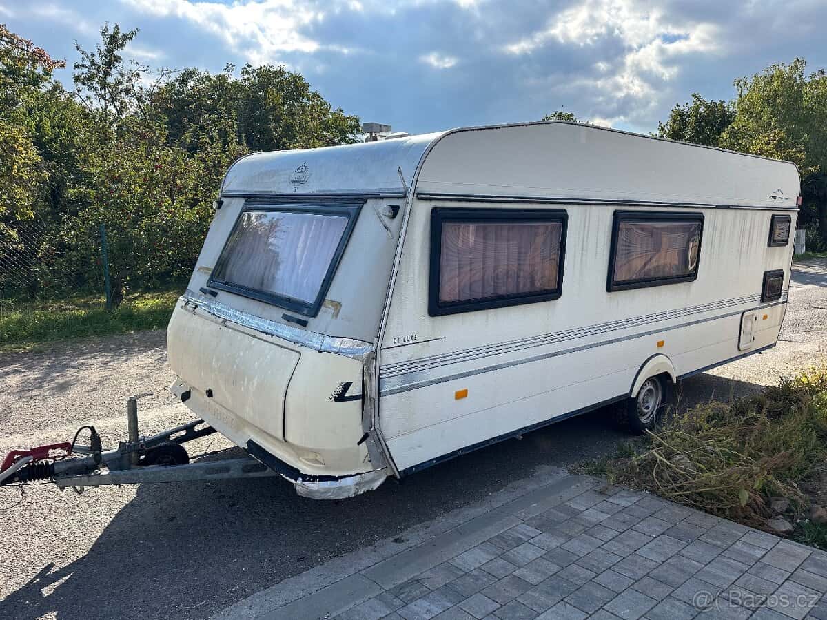 Karavan Hobby De Luxe 2