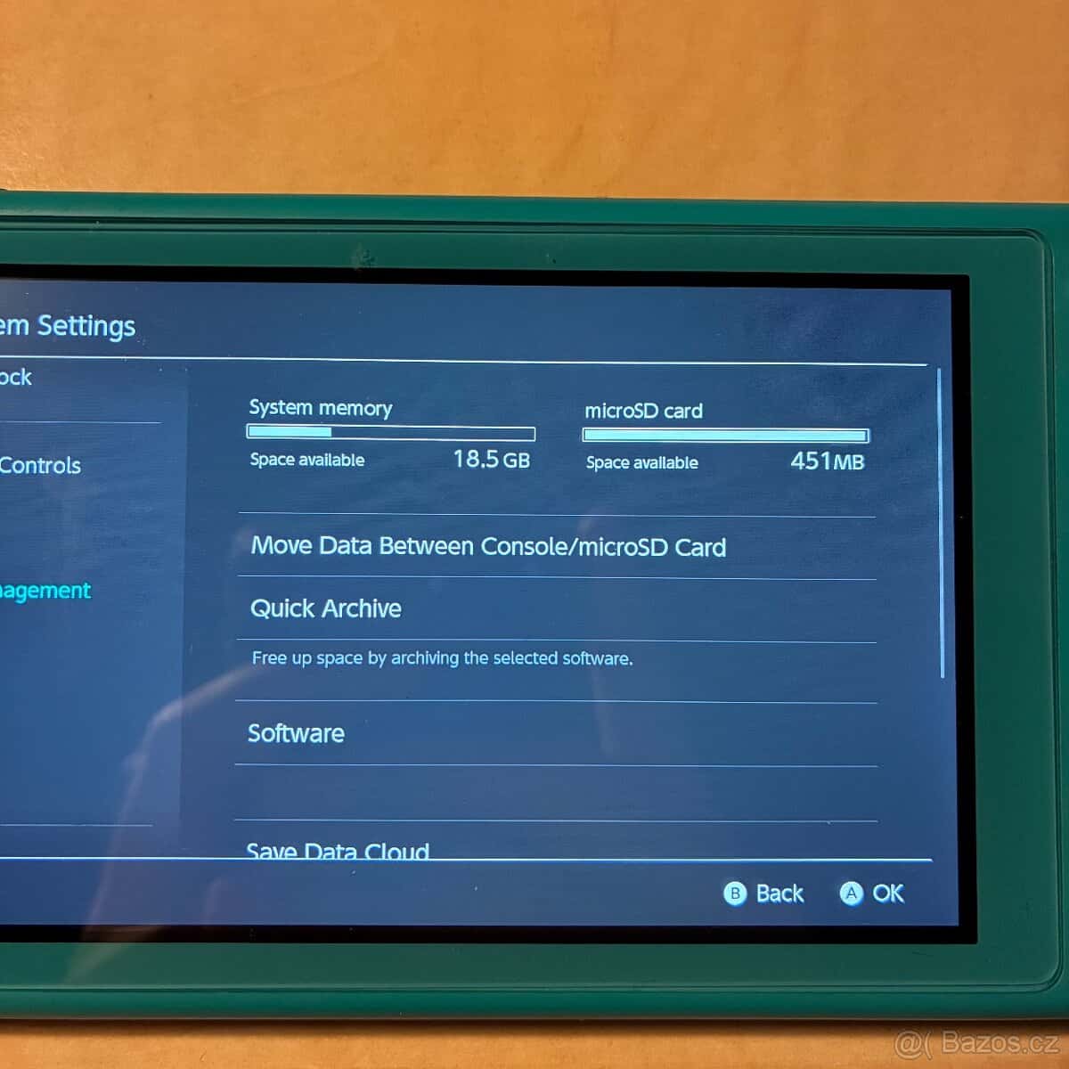 Nintendo Switch Lite + obal. + micro SD karta 4