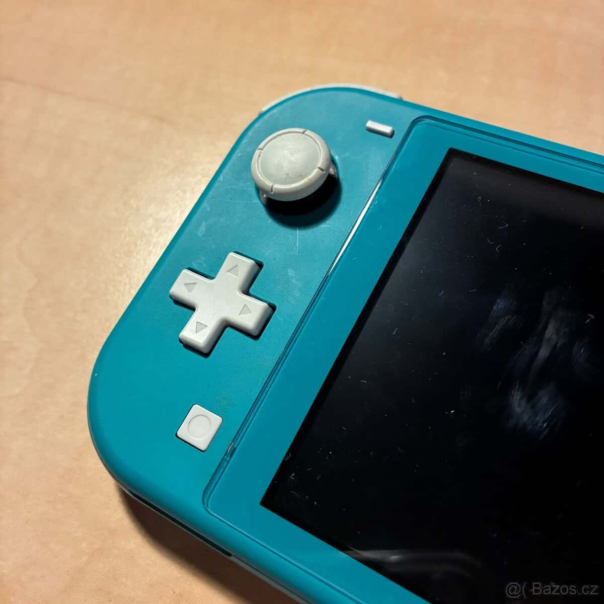 Nintendo Switch Lite + obal. + micro SD karta 8