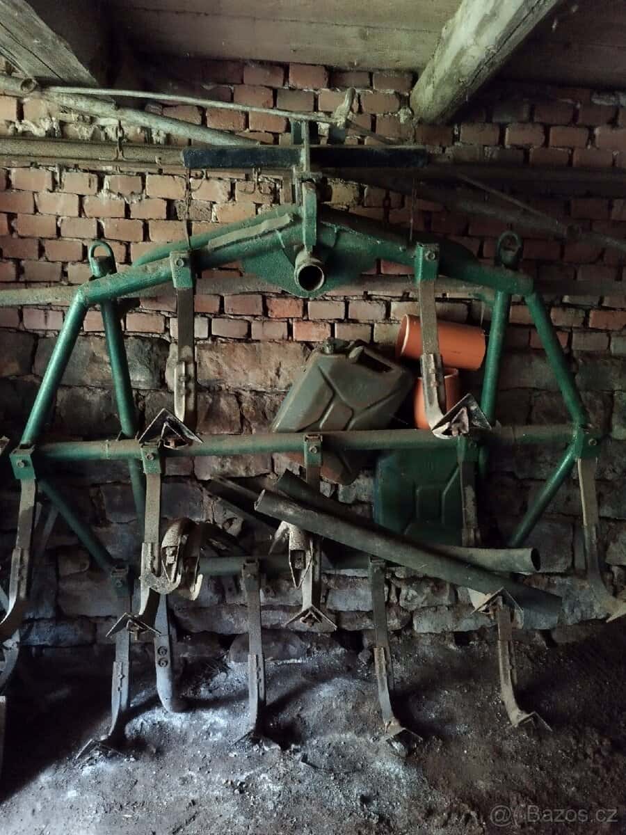 Kultivátor za traktor 1