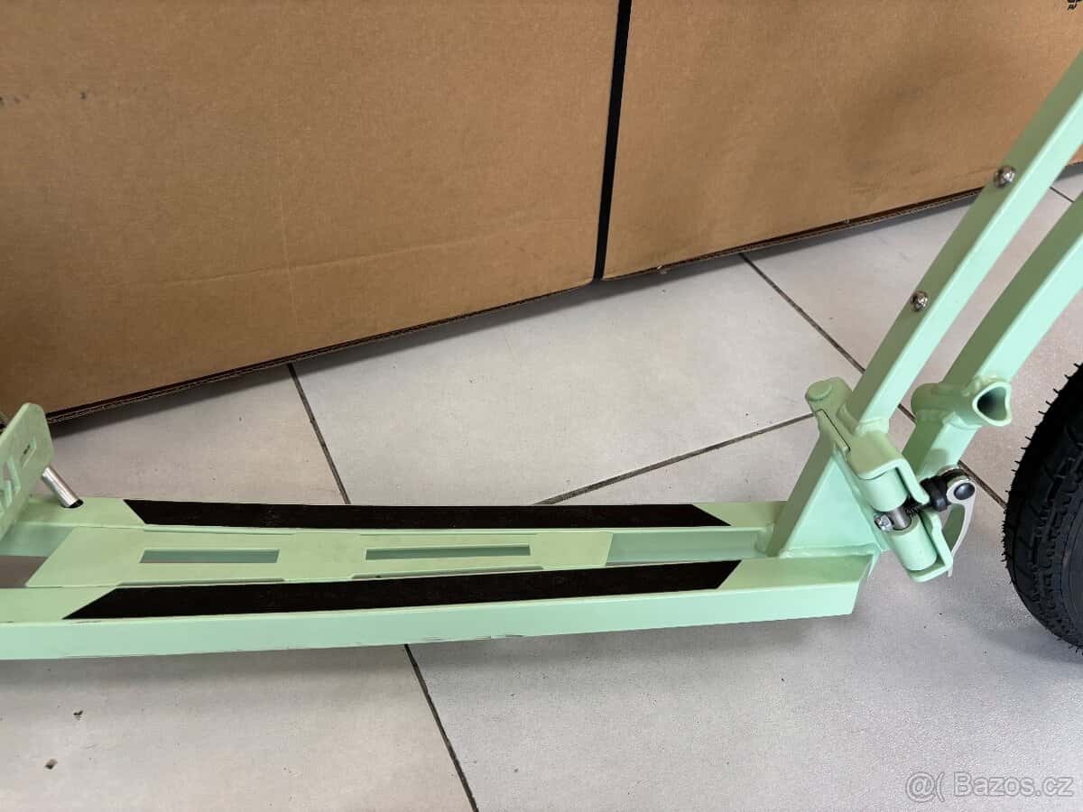 Koloběžka MIBO TINY 3