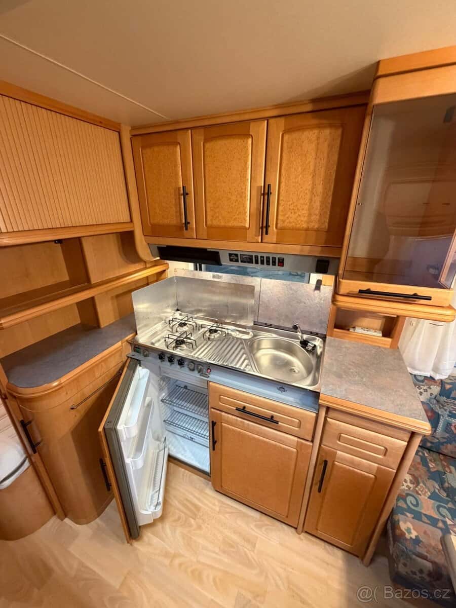 Karavan Hobby Exclusive - Mover Předstan 15